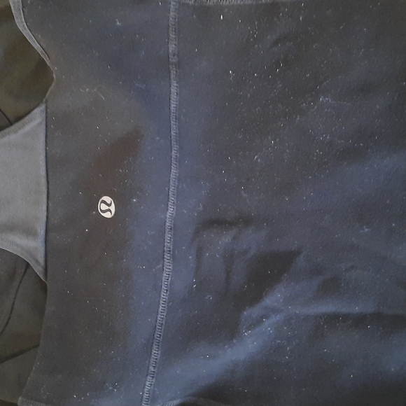 LULULEMON Sz 4 Workout Tank With Built-In Bra Shelf & Mesh Accents - Picture 3 of 6